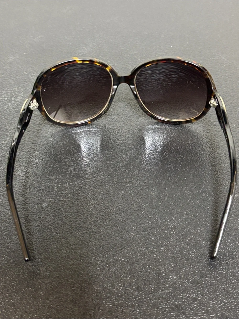 Oscar de la Renta Tortoiseshell Round Sunglasses with Brown Gradient Lenses